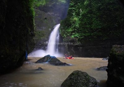 Pagsanjan pull on raft under the fall