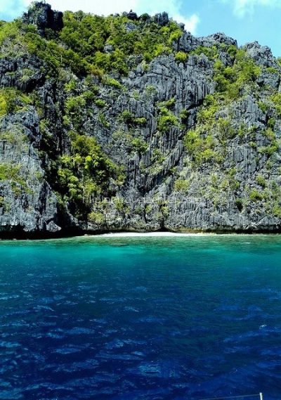 EL Nido's hidden beaches throughout the lagoons