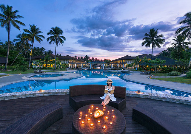 Sheridan Beach Resort Palawan Infinity Pool Lounge