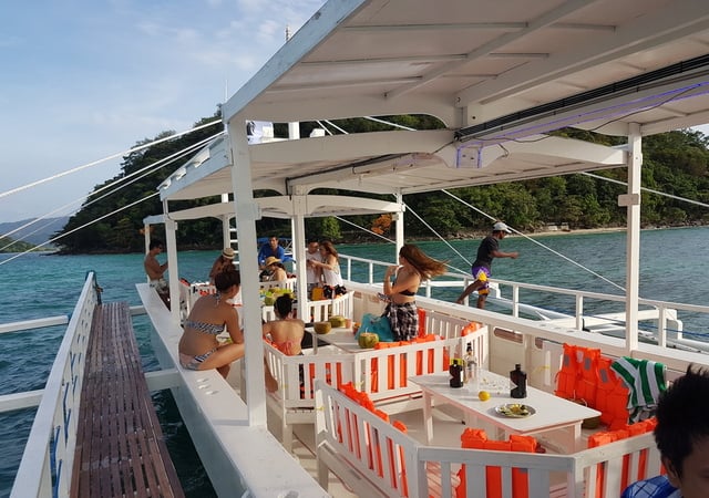 Party Boat Port Barton Palawan