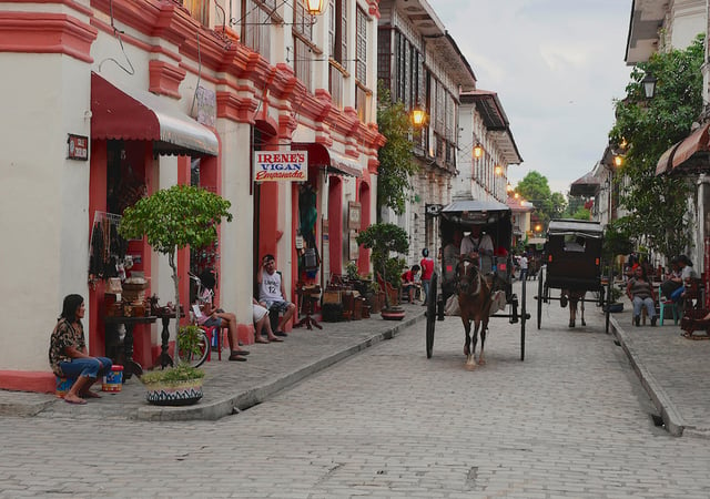 Calesa Tour around Vigan Plaza